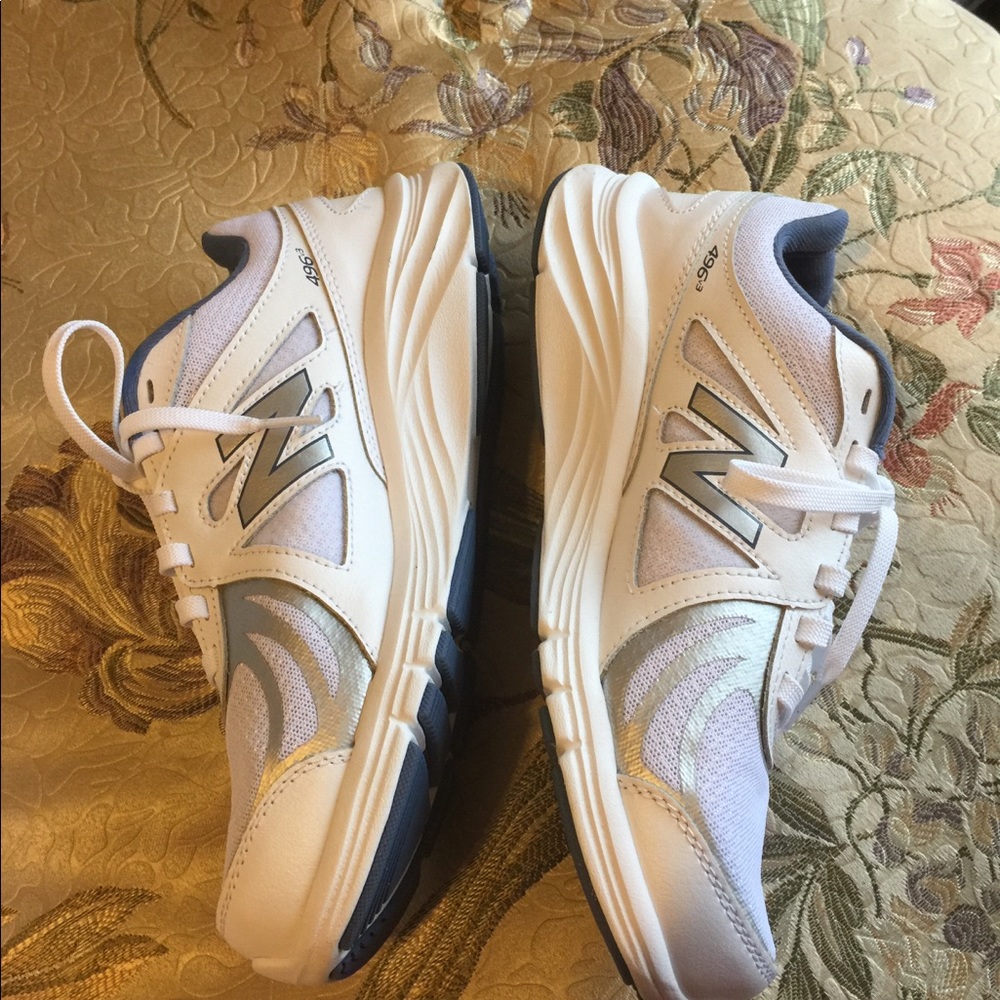 new balance walking trainers